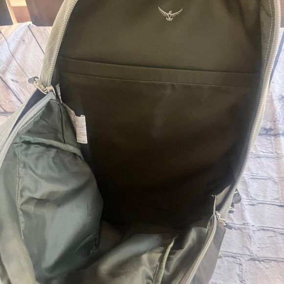 Osprey Arcane Large Day Commuter Travel Backpack 20L Grey Laptop Sleeve - Picture 5 of 8